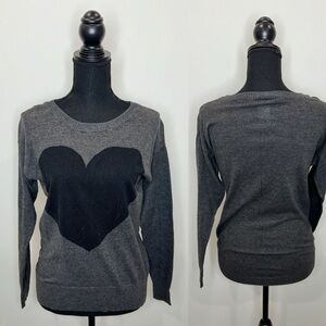 ML Gray Big Heart Long Sleeve Lightweight Sweater (Medium)
